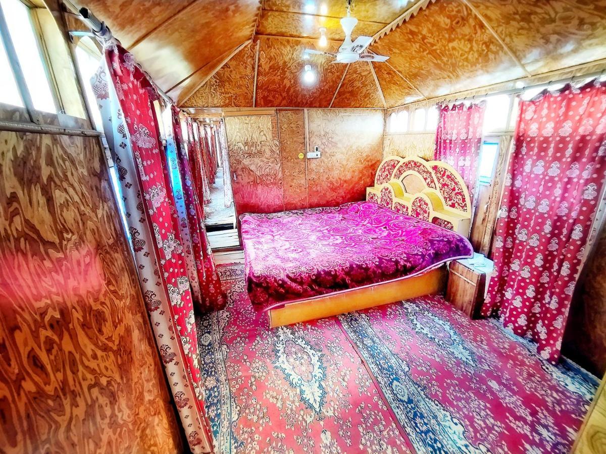 Raja'S Palace Houseboat - Kashmir Srīnagar エクステリア 写真