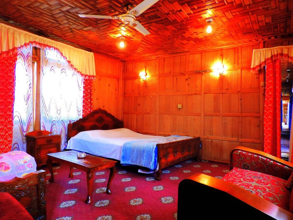 Raja'S Palace Houseboat - Kashmir Srīnagar 部屋 写真